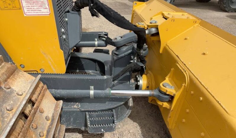 
								2021 John Deere 650K XLT Crawler Dozer Cab Tractor 123″ 6 – Way Blade full									