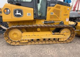 
										2021 John Deere 650K XLT Crawler Dozer Cab Tractor 123″ 6 – Way Blade full									