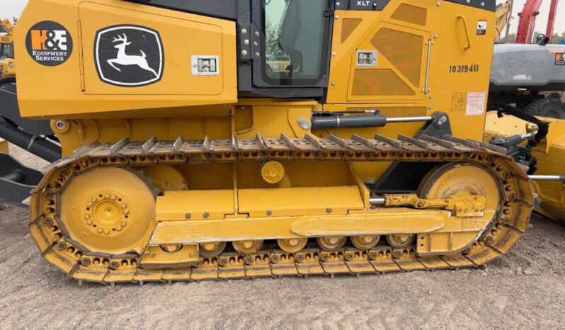 
								2021 John Deere 650K XLT Crawler Dozer Cab Tractor 123″ 6 – Way Blade full									