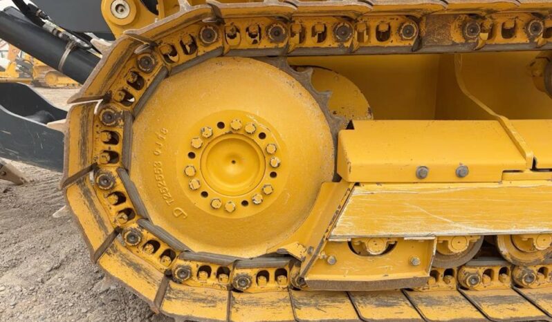 
								2021 John Deere 650K XLT Crawler Dozer Cab Tractor 123″ 6 – Way Blade full									