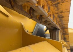 
										2021 John Deere 650K XLT Crawler Dozer Cab Tractor 123″ 6 – Way Blade full									