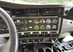 
										2014 Kenworth T800 TriA Knuckle Boom Flatbed Truck Hiab 322-7 HiPro full									