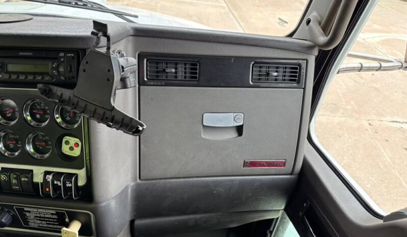 
								2014 Kenworth T800 TriA Knuckle Boom Flatbed Truck Hiab 322-7 HiPro full									