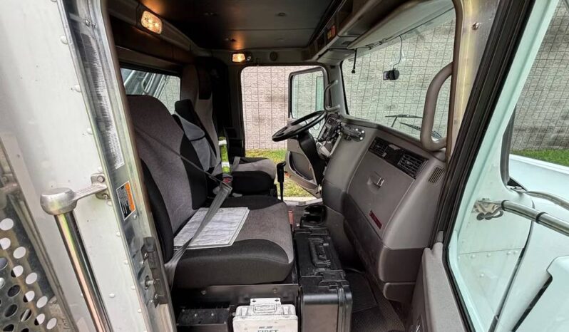 
								2014 Kenworth T800 TriA Knuckle Boom Flatbed Truck Hiab 322-7 HiPro full									