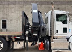 
										2014 Kenworth T800 TriA Knuckle Boom Flatbed Truck Hiab 322-7 HiPro full									