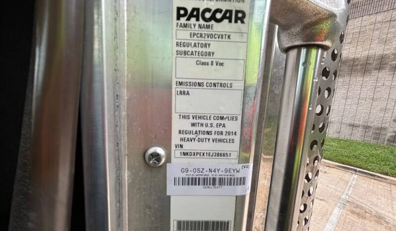 
								2014 Kenworth T800 TriA Knuckle Boom Flatbed Truck Hiab 322-7 HiPro full									