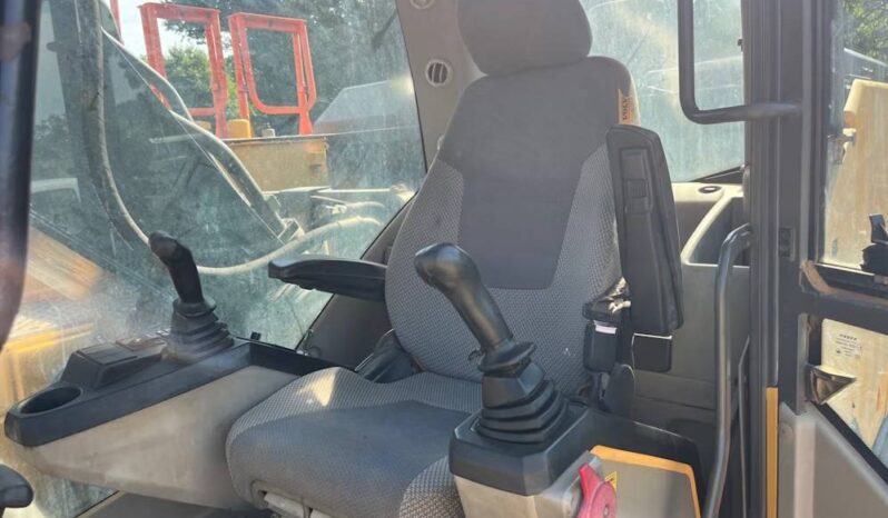 
								2018 Volvo EC250EL Hydraulic Excavator Trackhoe Cab AC Aux Hyd Thumb full									