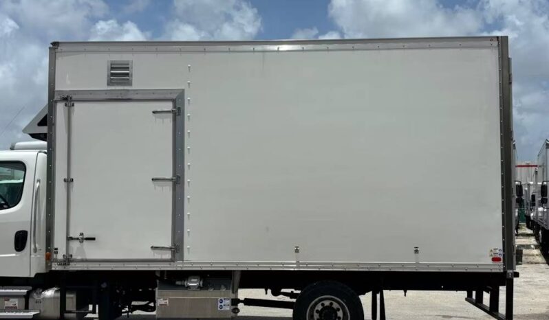 
								2020 Freightliner M2106 SA 18′ SHRED-TECH Shredder Truck Cummins AT full									