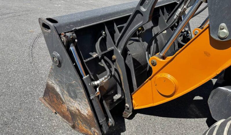 
								2022 Case 580N EP 4WD Backhoe Wheel Loader Tractor Excavating Bucket full									