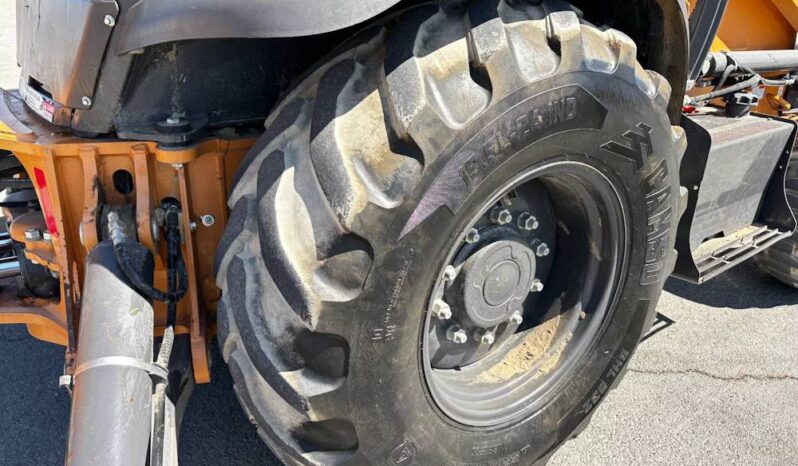 
								2022 Case 580N EP 4WD Backhoe Wheel Loader Tractor Excavating Bucket full									