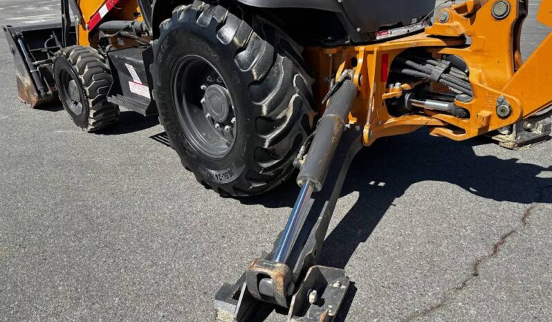 
								2022 Case 580N EP 4WD Backhoe Wheel Loader Tractor Excavating Bucket full									