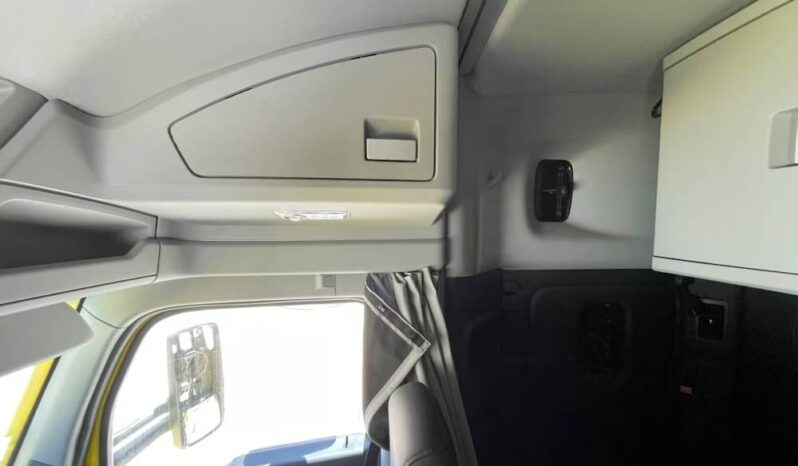 
								2024 Kenworth T680 TA Mid Roof Sleeper Truck Tractor Paccar MX-13 AT full									