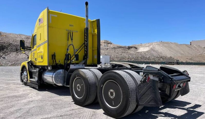 
								2024 Kenworth T680 TA Mid Roof Sleeper Truck Tractor Paccar MX-13 AT full									