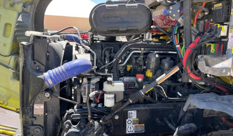 
								2024 Kenworth T680 TA Mid Roof Sleeper Truck Tractor Paccar MX-13 AT full									