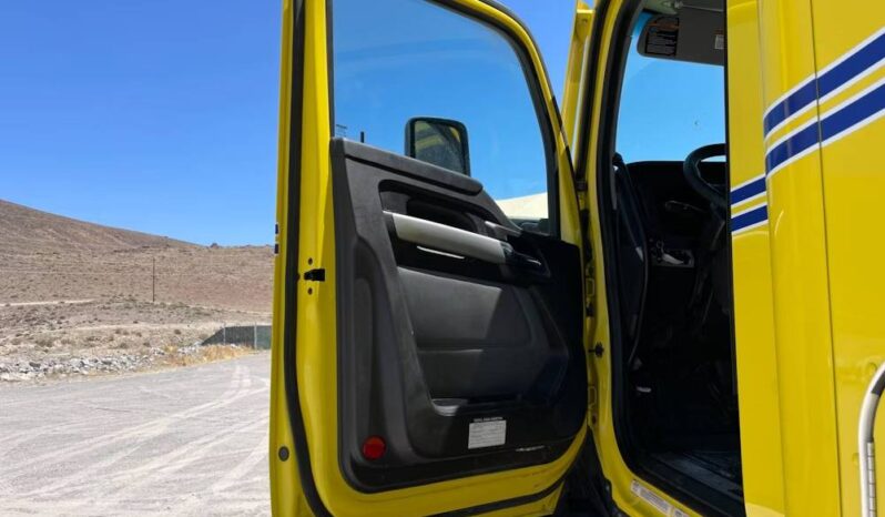 
								2024 Kenworth T680 TA Mid Roof Sleeper Truck Tractor Paccar MX-13 AT full									