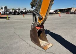 
										2022 Case 580N EP 4WD Backhoe Wheel Loader Tractor Excavating Bucket full									