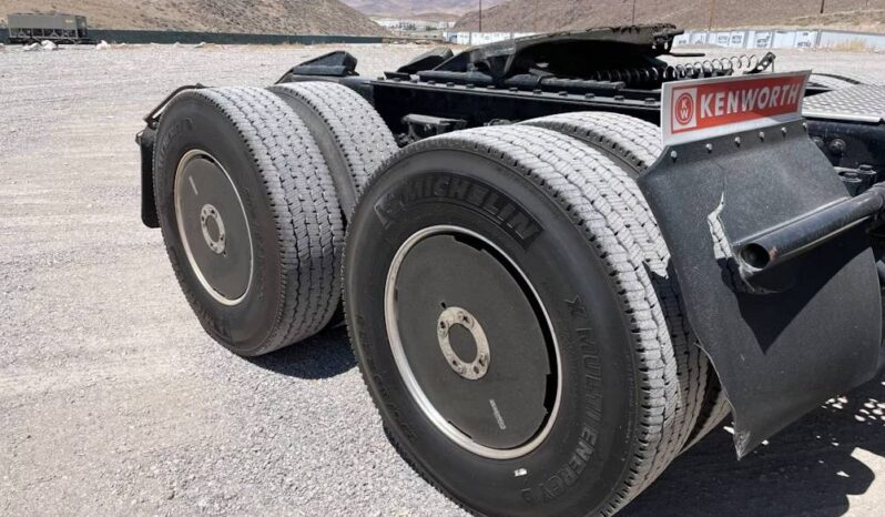 
								2024 Kenworth T680 TA Mid Roof Sleeper Truck Tractor Paccar MX-13 AT full									