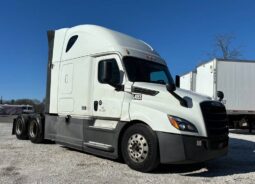 2020 Freightliner Cascadia TA Sleeper Truck Tractor Detroit
