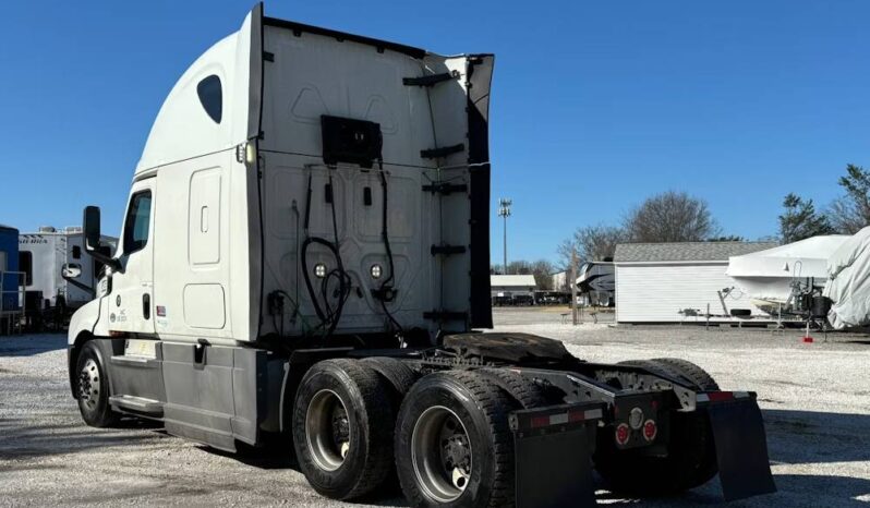 
								2020 Freightliner Cascadia TA Sleeper Truck Tractor Detroit full									