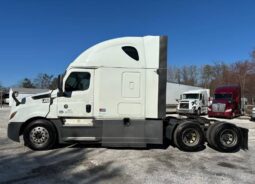 
										2020 Freightliner Cascadia TA Sleeper Truck Tractor Detroit full									