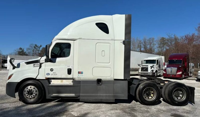 
								2020 Freightliner Cascadia TA Sleeper Truck Tractor Detroit full									