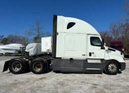 
										2020 Freightliner Cascadia TA Sleeper Truck Tractor Detroit full									