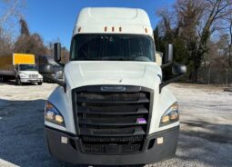 
										2020 Freightliner Cascadia TA Sleeper Truck Tractor Detroit full									