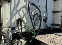 
										2020 Freightliner Cascadia TA Sleeper Truck Tractor Detroit full									