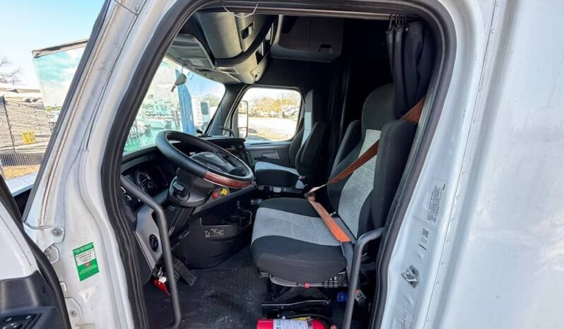 
								2020 Freightliner Cascadia TA Sleeper Truck Tractor Detroit full									