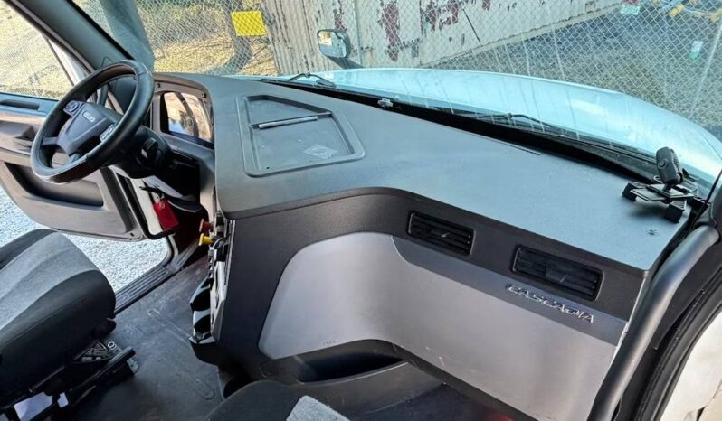 
								2020 Freightliner Cascadia TA Sleeper Truck Tractor Detroit full									