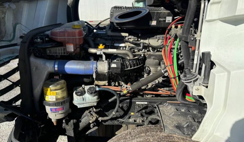 
								2020 Freightliner Cascadia TA Sleeper Truck Tractor Detroit full									