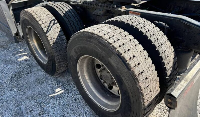 
								2020 Freightliner Cascadia TA Sleeper Truck Tractor Detroit full									