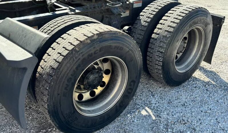 
								2020 Freightliner Cascadia TA Sleeper Truck Tractor Detroit full									