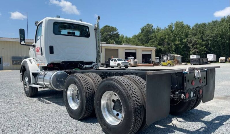 
								2025 International HX620 Day Cab Semi Truck Tractor Cummins full									