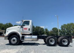 
										2025 International HX620 Day Cab Semi Truck Tractor Cummins full									