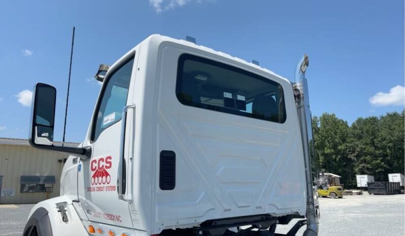 
								2025 International HX620 Day Cab Semi Truck Tractor Cummins full									