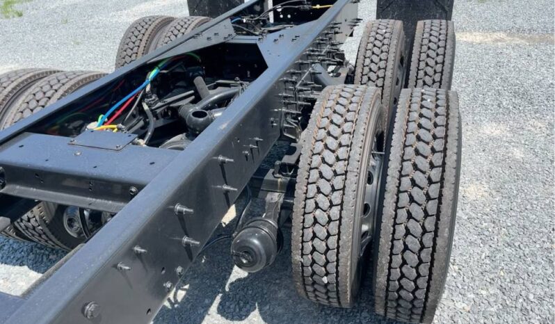 
								2025 International HX620 Day Cab Semi Truck Tractor Cummins full									