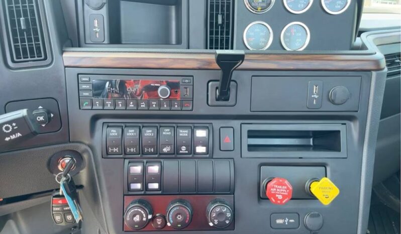 
								2025 International HX620 Day Cab Semi Truck Tractor Cummins full									