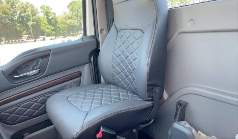 
								2025 International HX620 Day Cab Semi Truck Tractor Cummins full									