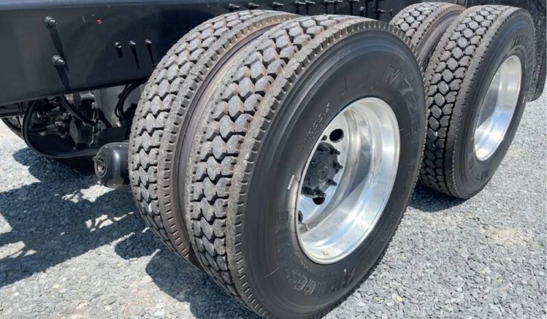 
								2025 International HX620 Day Cab Semi Truck Tractor Cummins full									