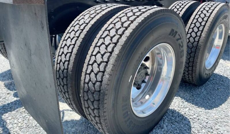 
								2025 International HX620 Day Cab Semi Truck Tractor Cummins full									