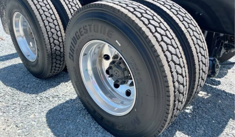 
								2025 International HX620 Day Cab Semi Truck Tractor Cummins full									