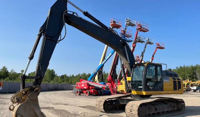 
								2017 John Deere 300G Hydraulic Excavator Enclosed Cab AC Aux Hyd Bucket full									