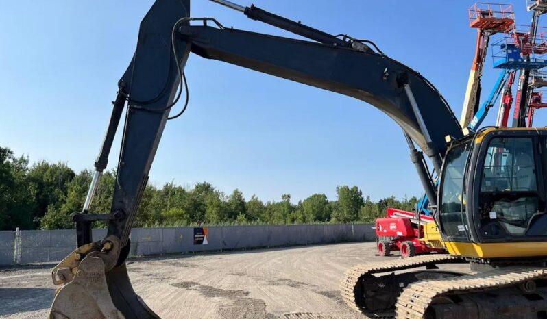 
								2017 John Deere 300G Hydraulic Excavator Enclosed Cab AC Aux Hyd Bucket full									