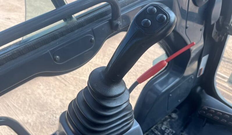 
								2017 John Deere 300G Hydraulic Excavator Enclosed Cab AC Aux Hyd Bucket full									