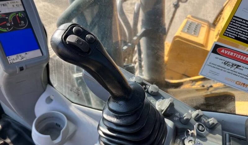 
								2017 John Deere 300G Hydraulic Excavator Enclosed Cab AC Aux Hyd Bucket full									