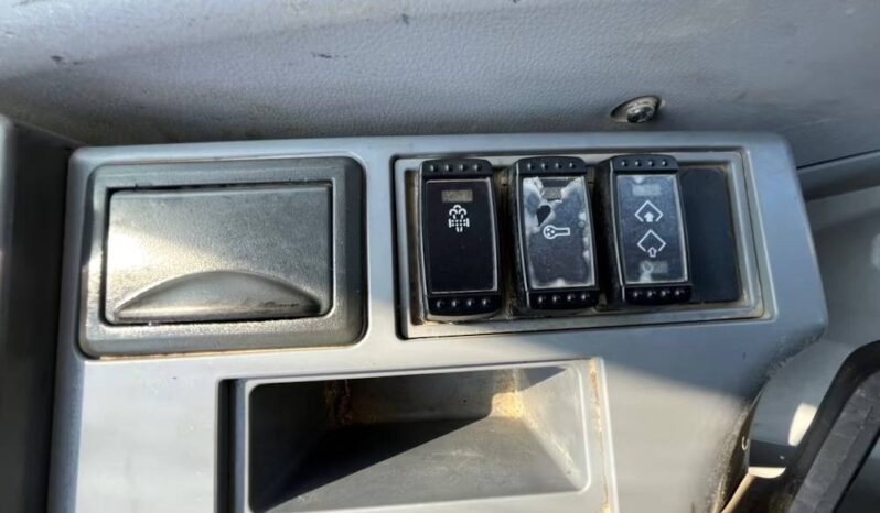 
								2017 John Deere 300G Hydraulic Excavator Enclosed Cab AC Aux Hyd Bucket full									