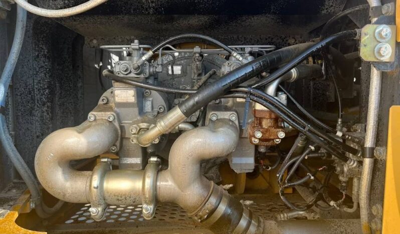 
								2017 John Deere 300G Hydraulic Excavator Enclosed Cab AC Aux Hyd Bucket full									