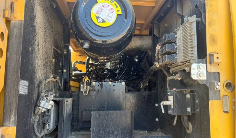 
								2017 John Deere 300G Hydraulic Excavator Enclosed Cab AC Aux Hyd Bucket full									