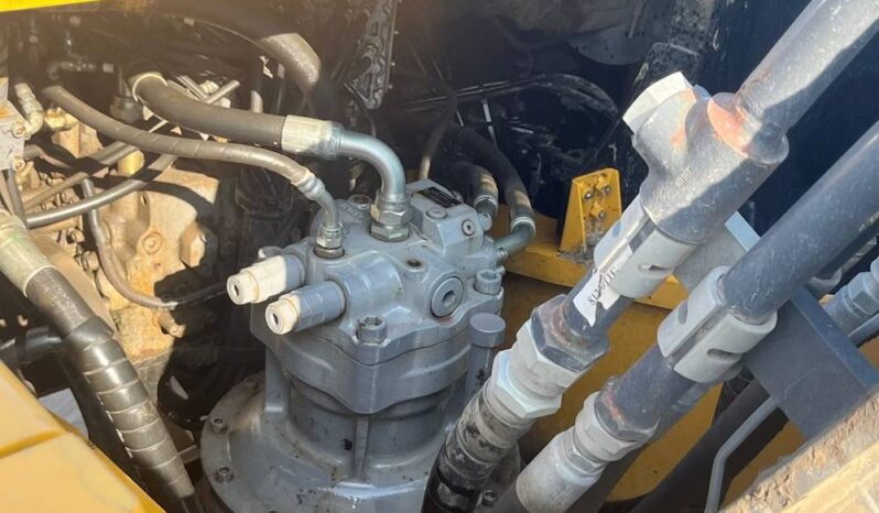 
								2017 John Deere 300G Hydraulic Excavator Enclosed Cab AC Aux Hyd Bucket full									